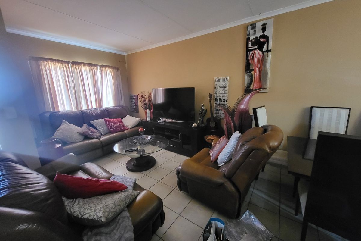 House For Sale in Burgersfort Central - Photo 2