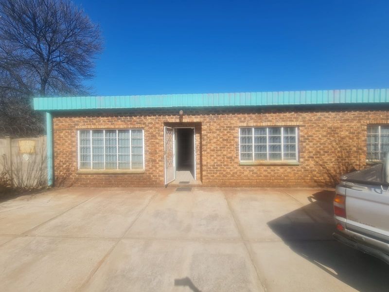 House For Sale in Stilfontein Industrial - Photo 2