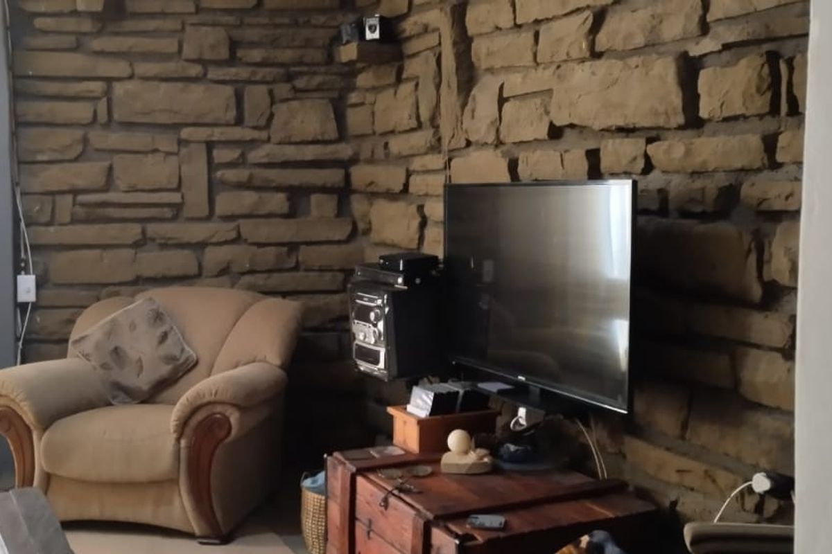 House For Sale in Marquard Central - Photo 5