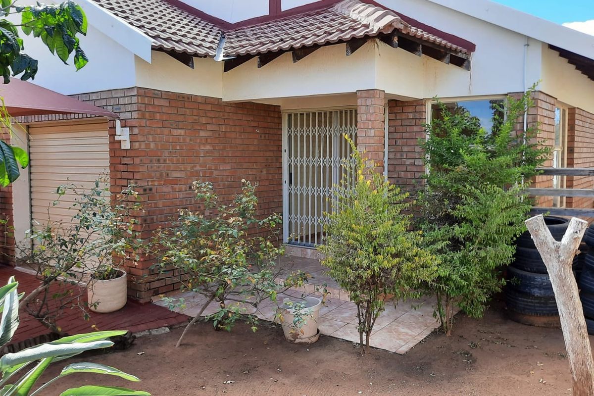 House For Sale in Bendor - Photo 2