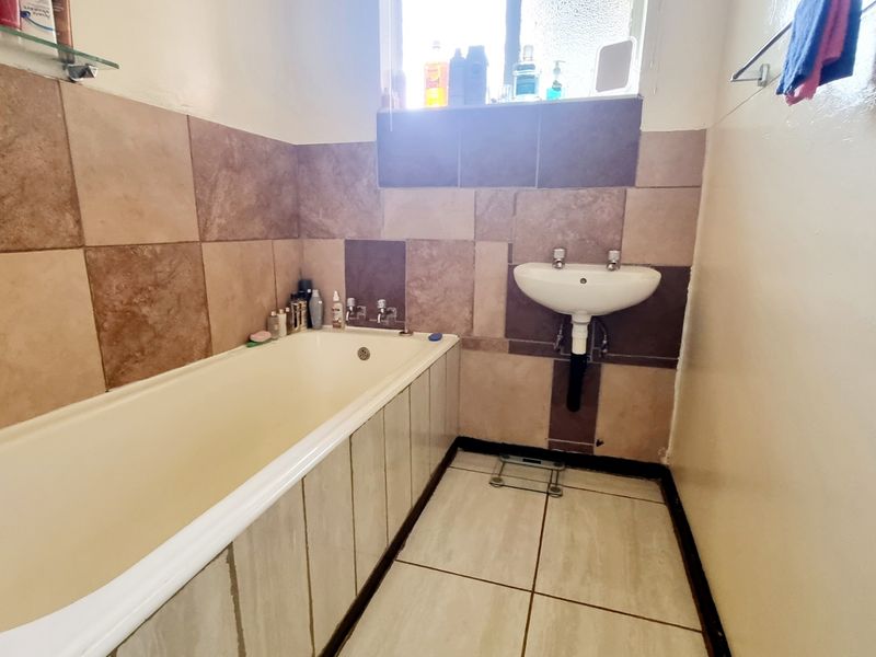 House For Sale in Stilfontein Ext 3 - Photo 9
