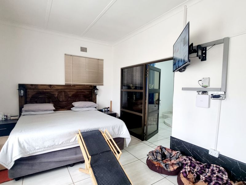 House For Sale in Stilfontein Ext 3 - Photo 2