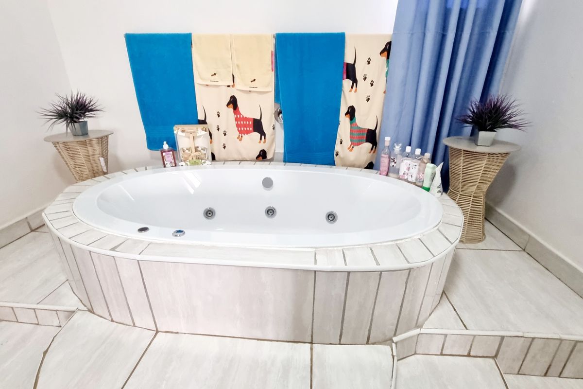 House For Sale in Stilfontein Ext 3 - Photo 4