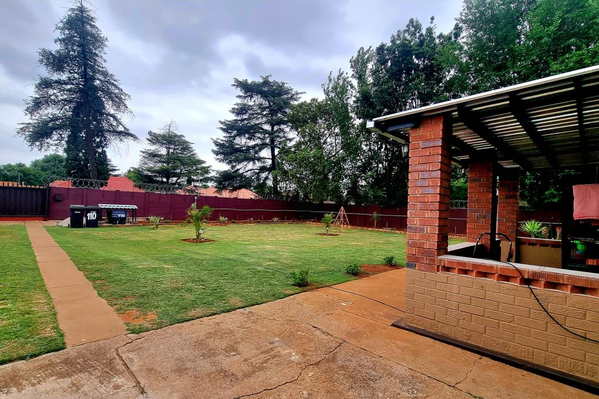 House For Sale in Stilfontein Ext 3 - Photo 5