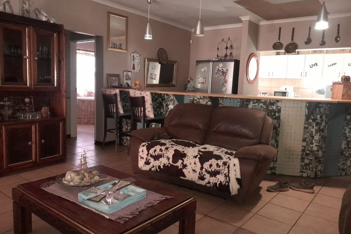 House For Sale in Kuruman Central - Photo 4