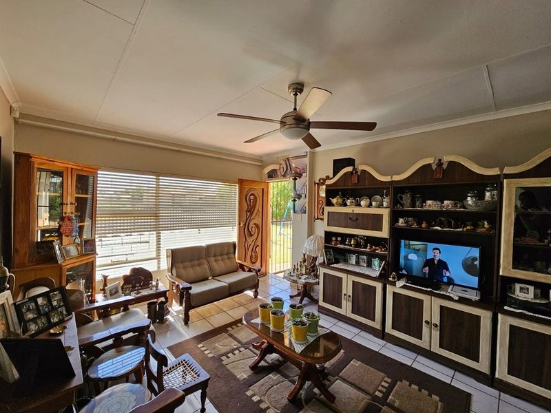 House For Sale in Lydenburg Central - Photo 8