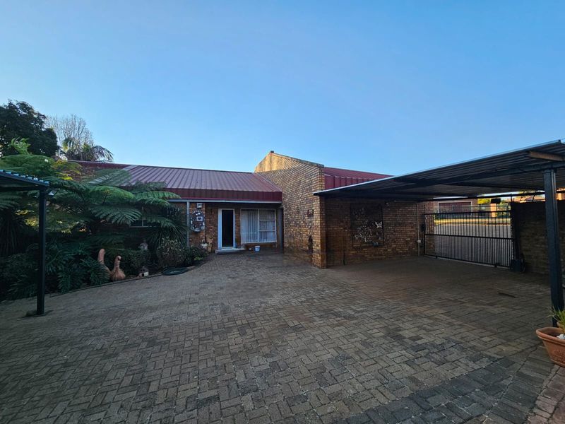 House For Sale in Lydenburg Central - Photo 5