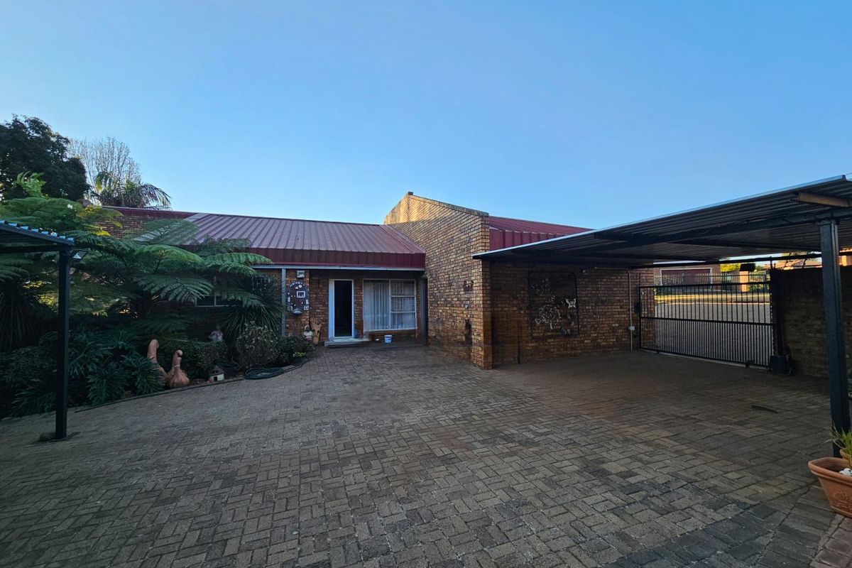 House For Sale in Lydenburg Central - Photo 5