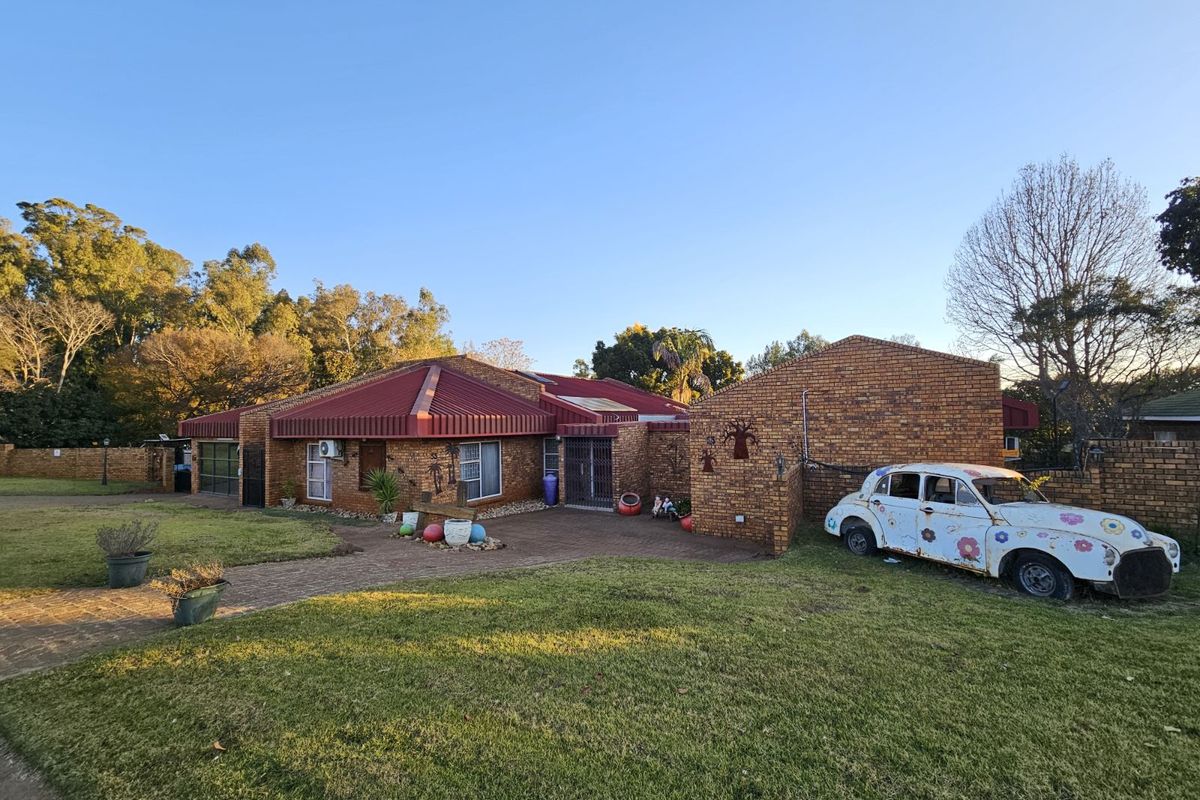 House For Sale in Lydenburg Central - Photo 3