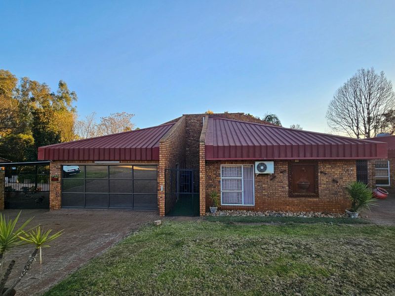 House For Sale in Lydenburg Central - Photo 4