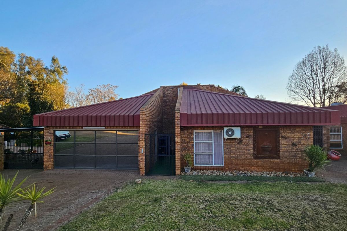 House For Sale in Lydenburg Central - Photo 4