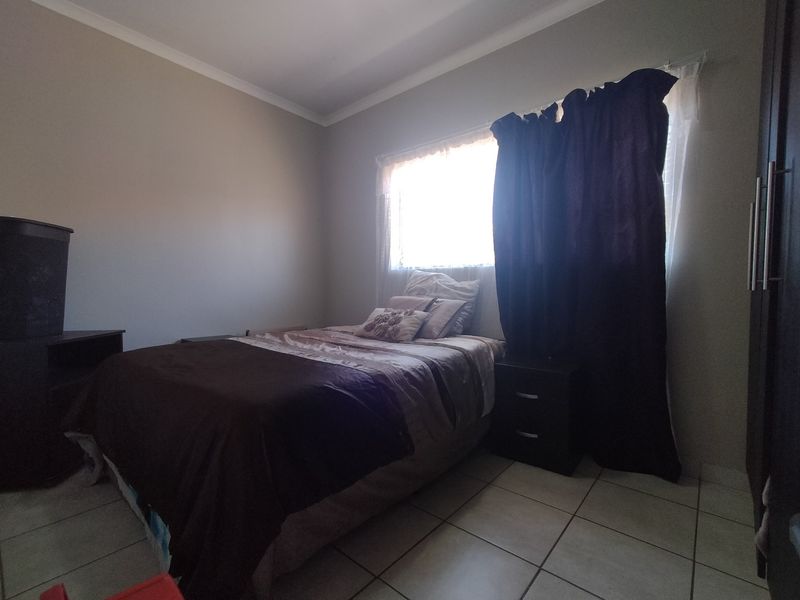 Townhouse For Sale in Flamwood - Photo 9