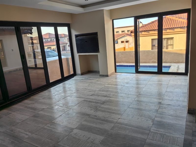 House For Sale in Bendor - Photo 5