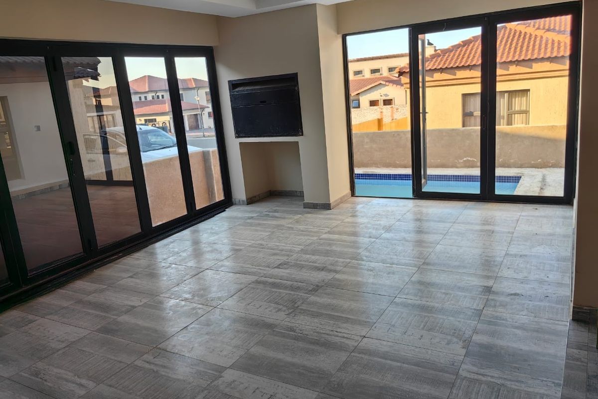 House For Sale in Bendor - Photo 5