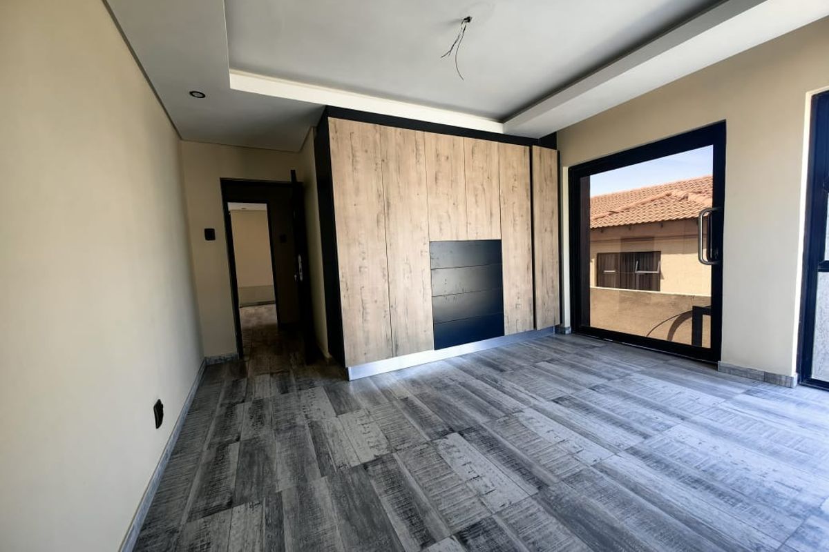 House For Sale in Bendor - Photo 2