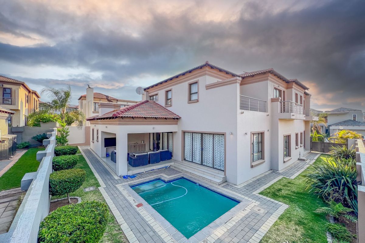 House For Sale in Blue Valley Golf Estate - Photo 4