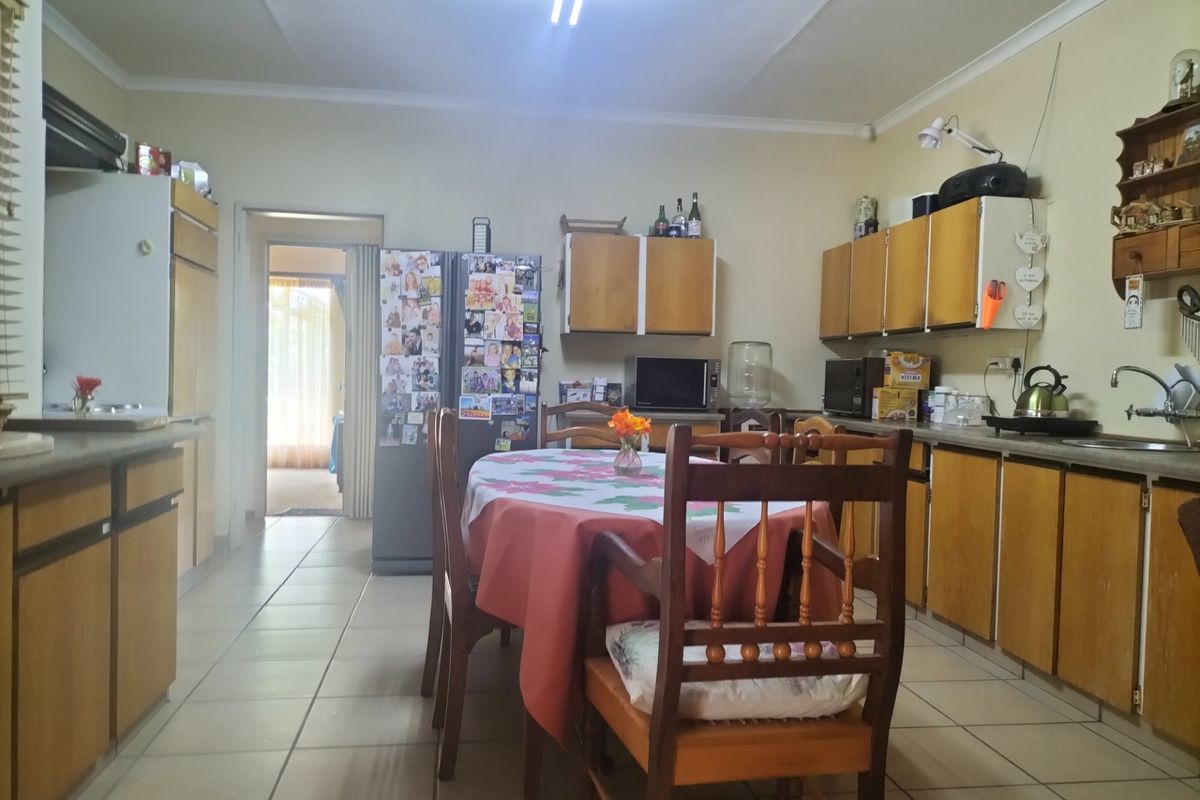 House For Sale in Stilfontein Ext 4 - Photo 5
