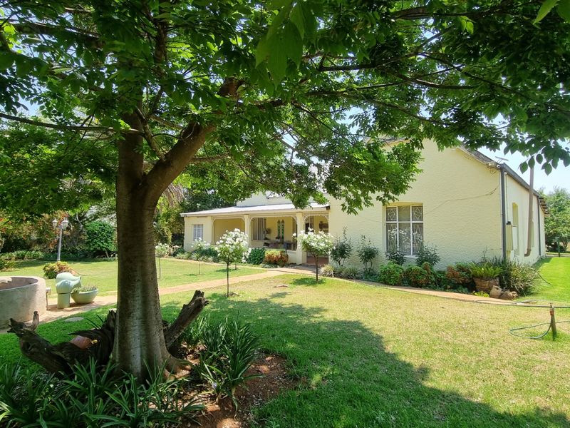 House For Sale in Lydenburg Central - Photo 2