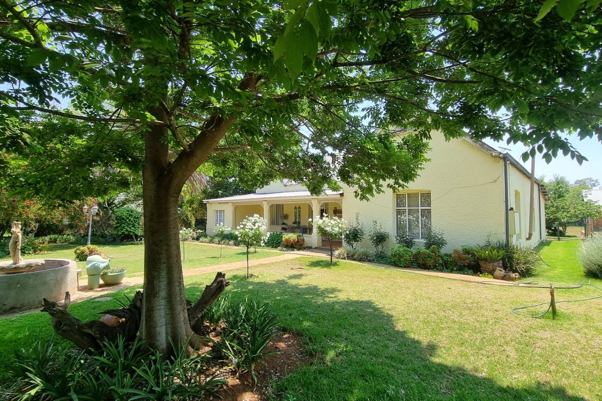 House For Sale in Lydenburg Central - Photo 2