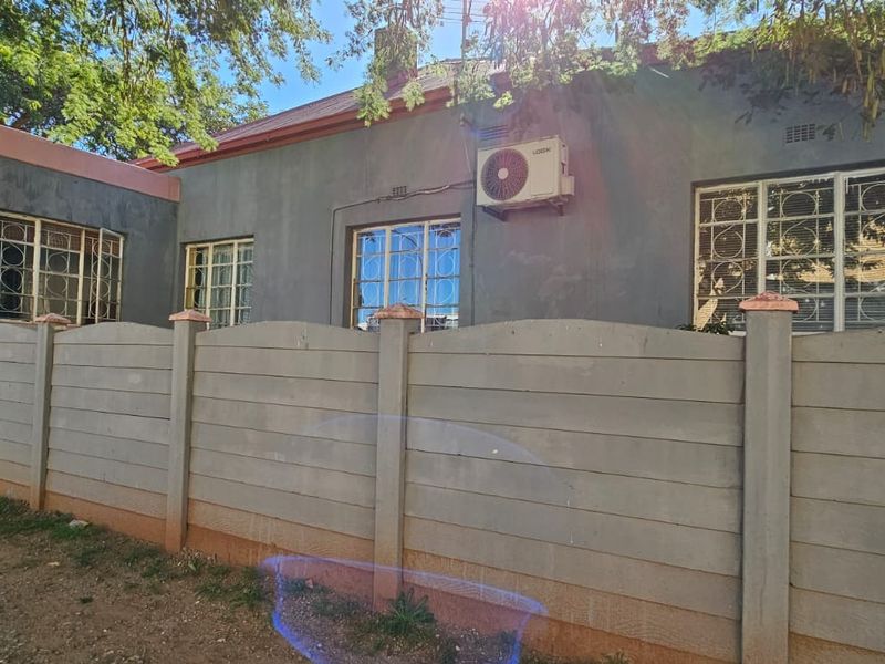 House For Sale in Kimberley North - Photo 3