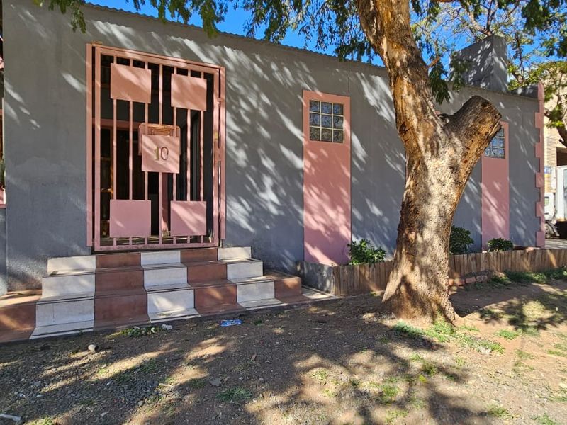 House For Sale in Kimberley North - Photo 2