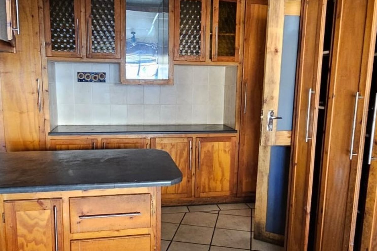 House For Sale in Kimberley North - Photo 5