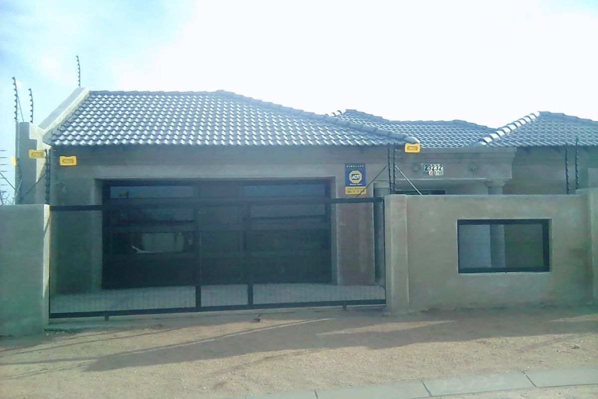 House For Sale in Mahlasedi Park - Photo 3