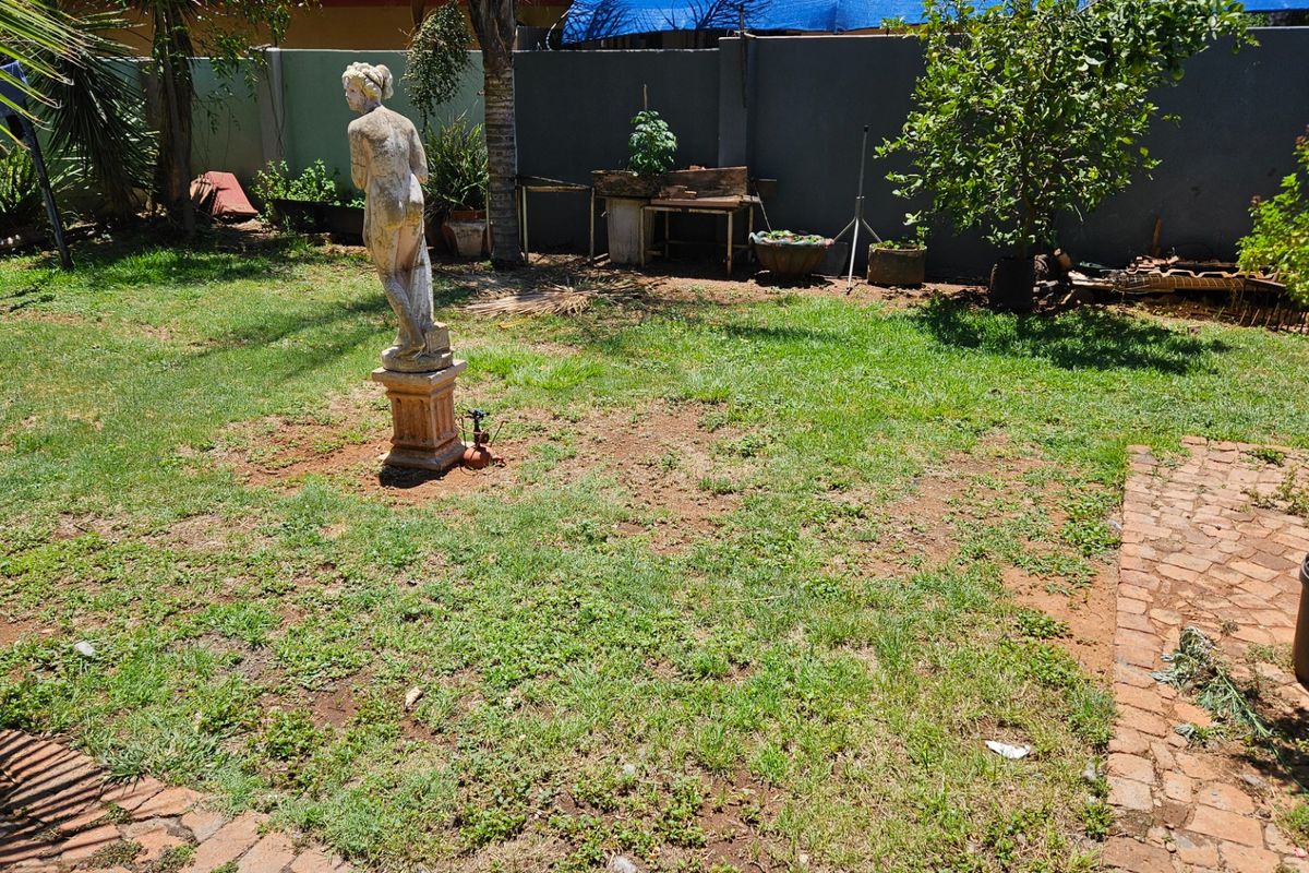 House For Sale in Kilner Park - Photo 2