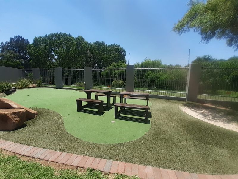 Apartment For Sale in Paulshof - Photo 3