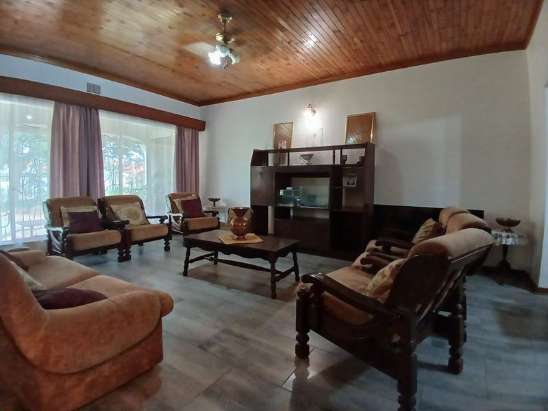 House For Sale in Meiringspark - Photo 2