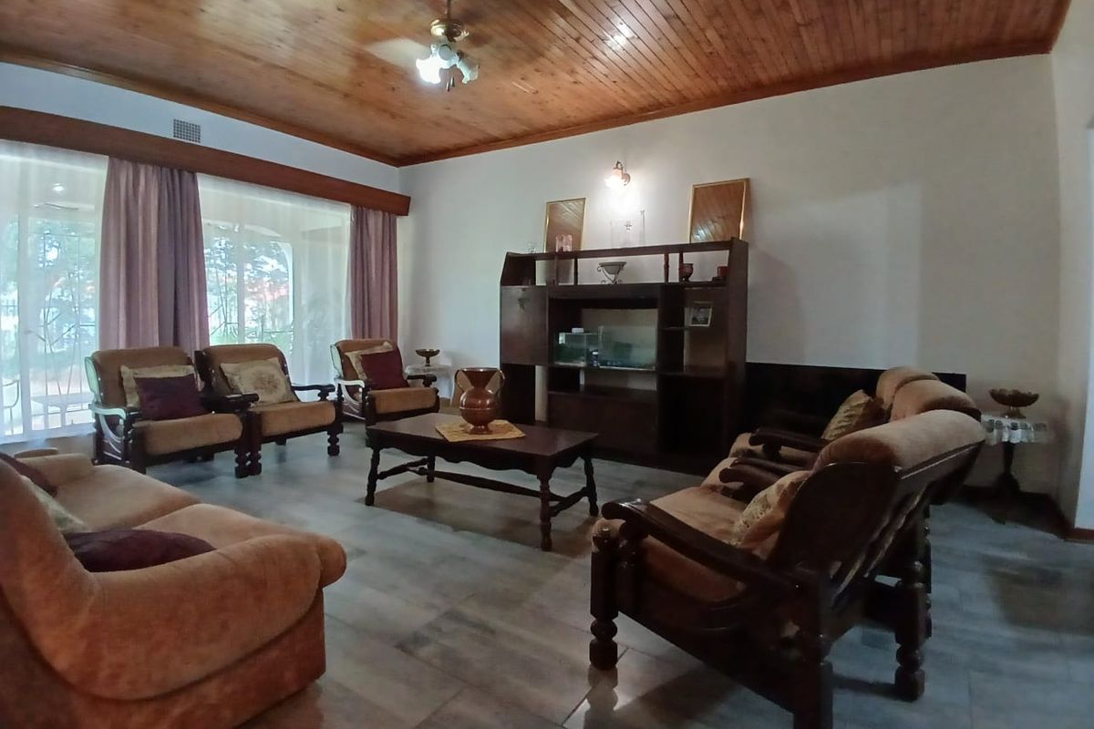 House For Sale in Meiringspark - Photo 2