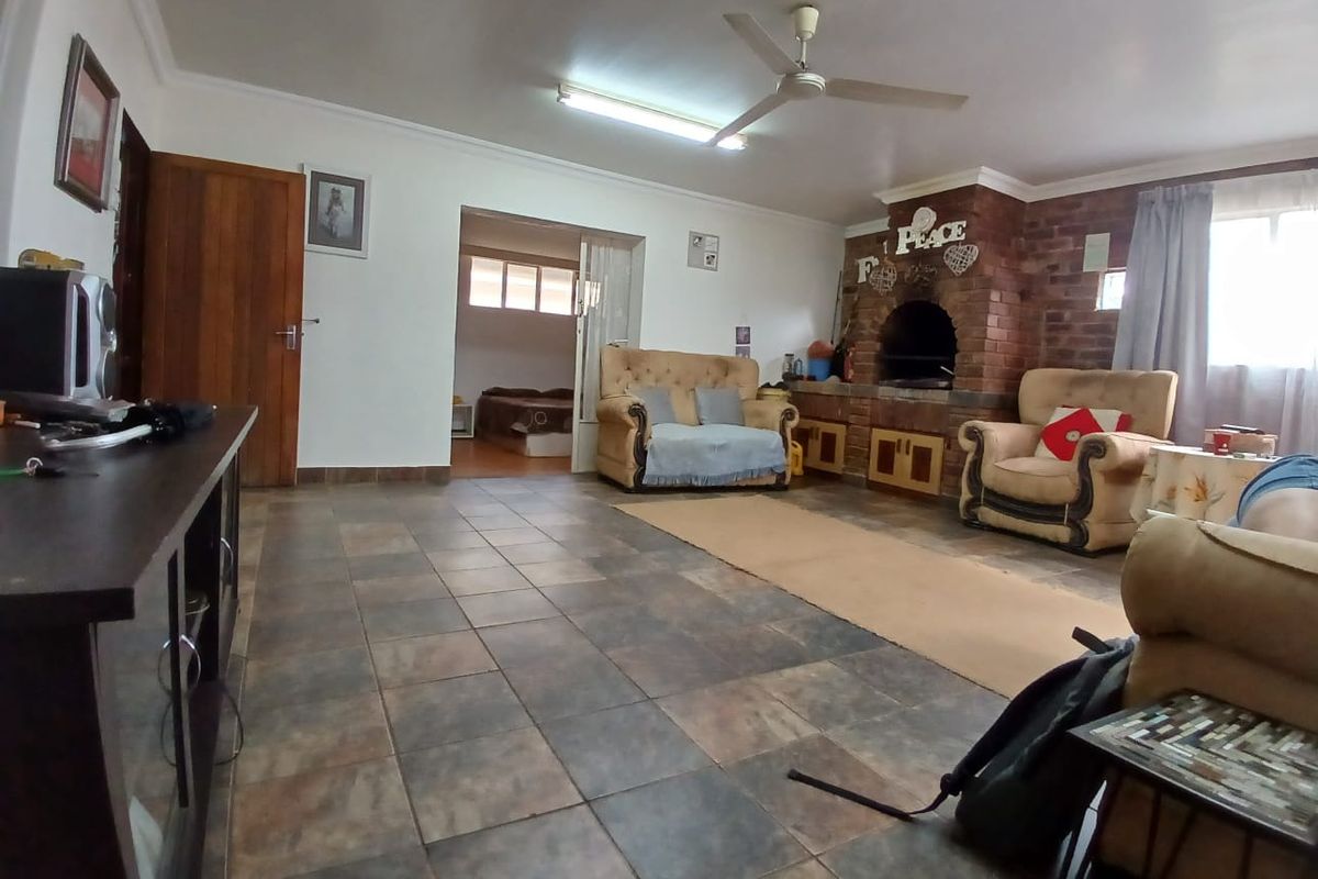 House For Sale in Meiringspark - Photo 3