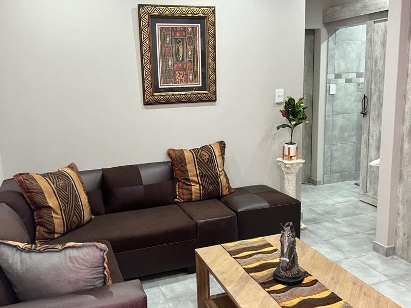 Townhouse For Sale in Wilkoppies - Photo 4