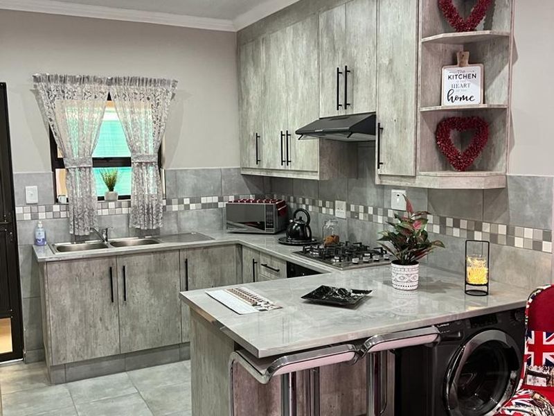 Townhouse For Sale in Wilkoppies - Photo 6