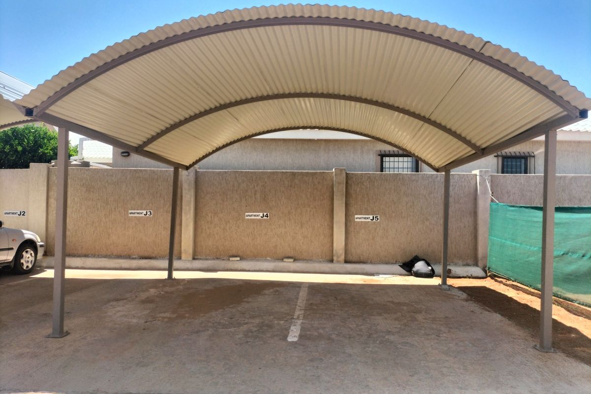 Townhouse For Sale in Wilkoppies - Photo 3