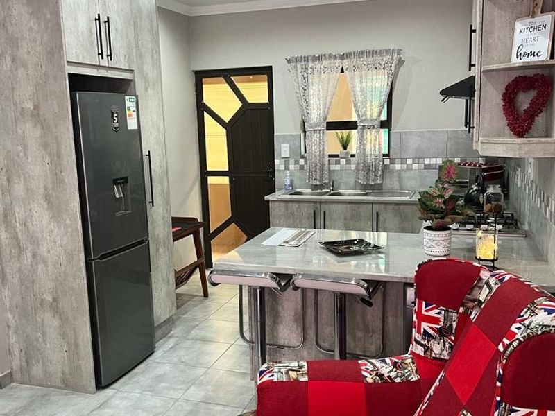 Townhouse For Sale in Wilkoppies - Photo 6