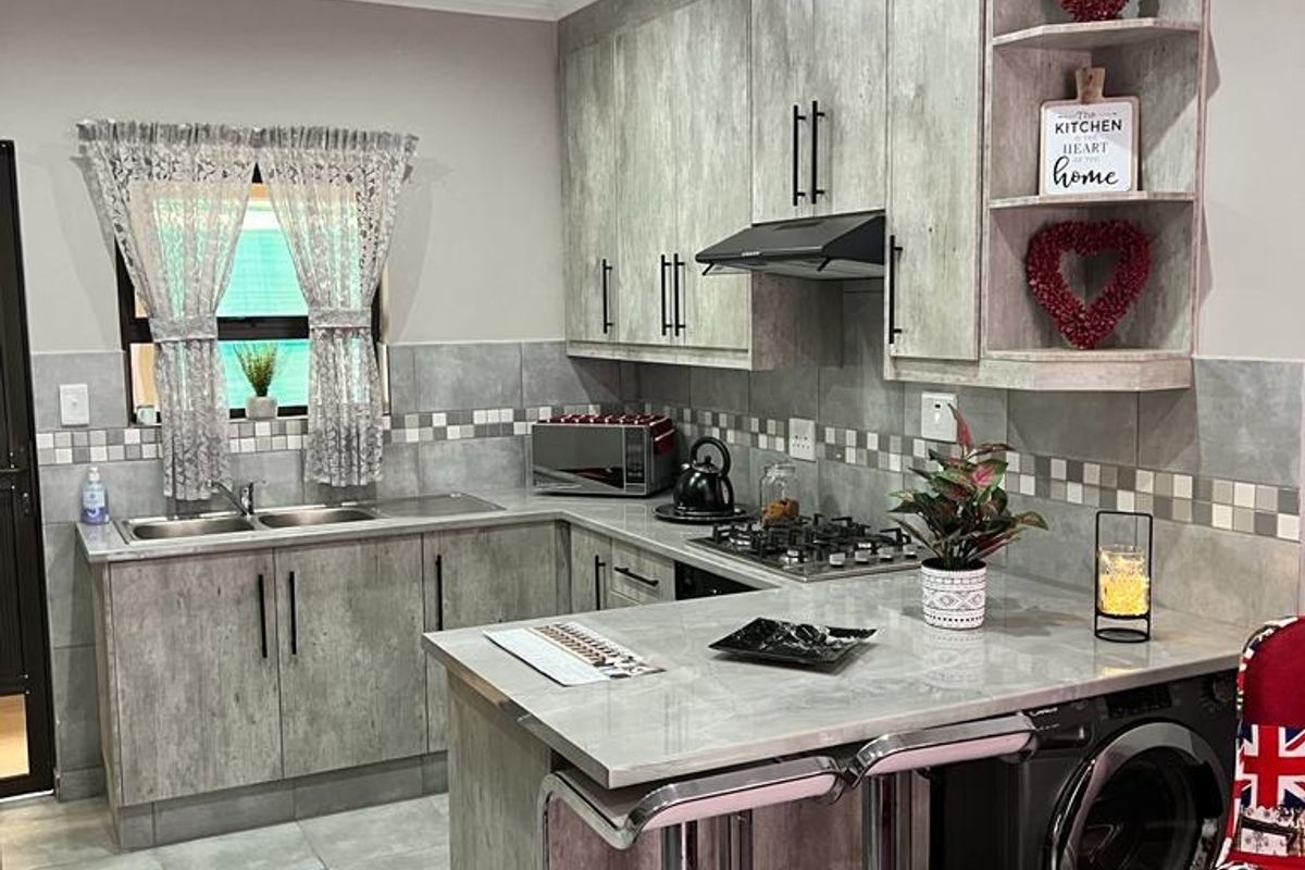 Townhouse For Sale in Wilkoppies - Photo 5