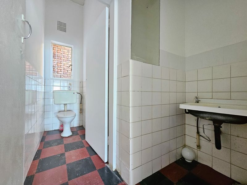 Retail For Sale in Lydenburg Central - Photo 10