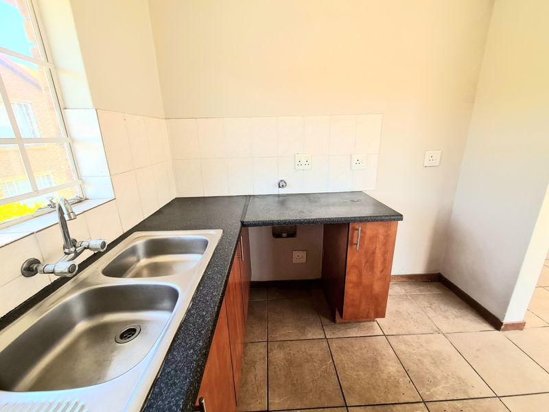 Apartment For Sale in The Reeds - Photo 7