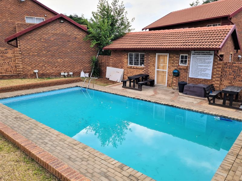 Apartment For Sale in The Reeds - Photo 3