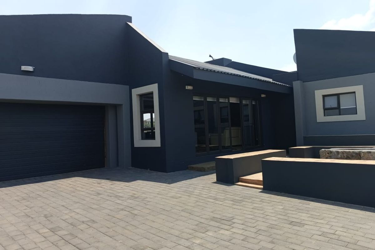 House For Sale in Summer Place Estate - Photo 2