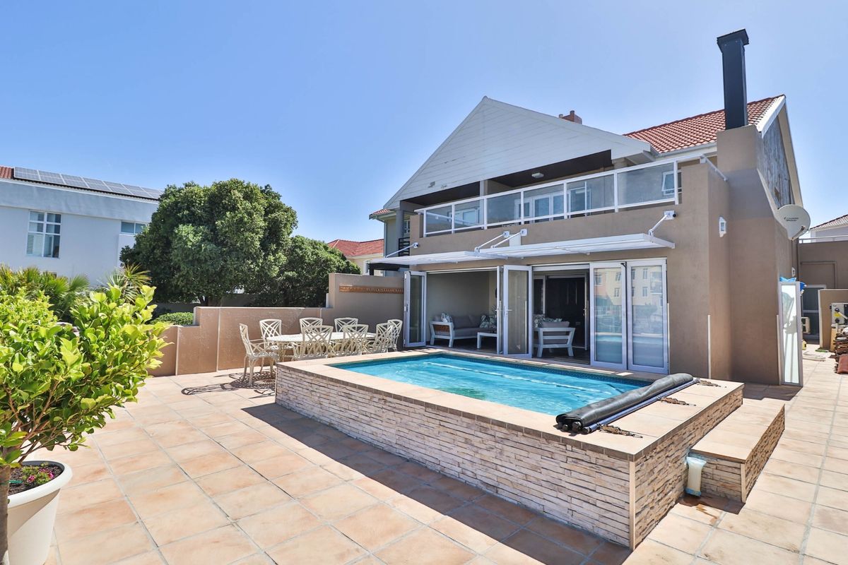 House For Sale in Harbour Island - Photo 2