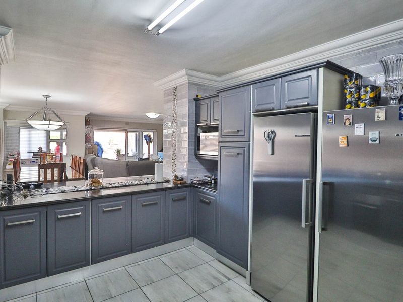 House For Sale in Harbour Island - Photo 10