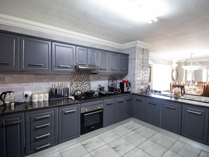 House For Sale in Harbour Island - Photo 9