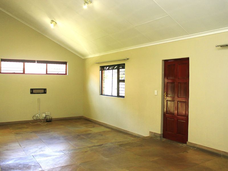 House To Rent in North Riding - Photo 6