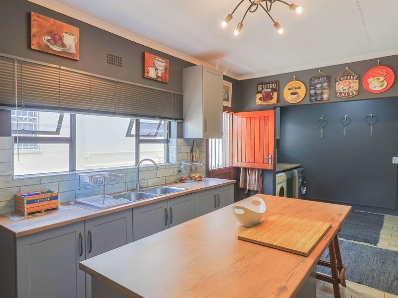 House For Sale in Montagu Central - Photo 9