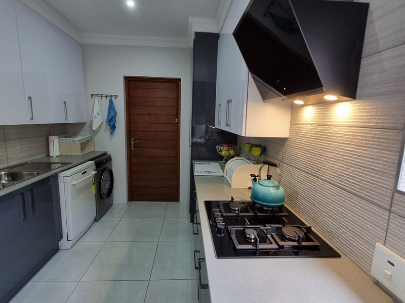 House For Sale in Magalieskruin - Photo 8