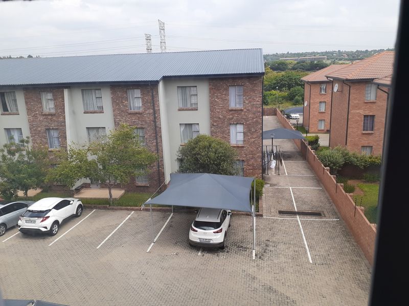 Apartment For Sale in Amberfield - Photo 6