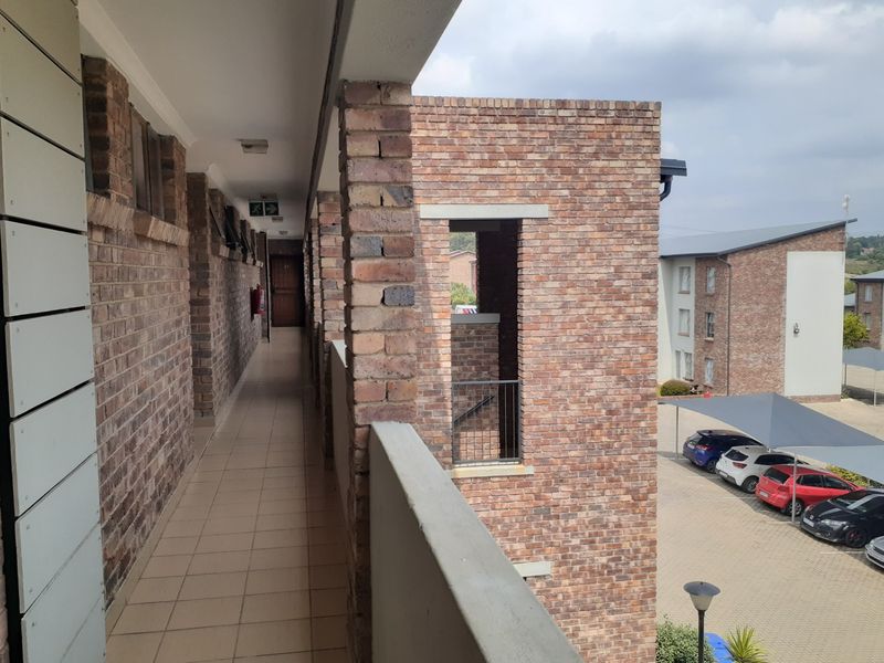 Apartment For Sale in Amberfield - Photo 2