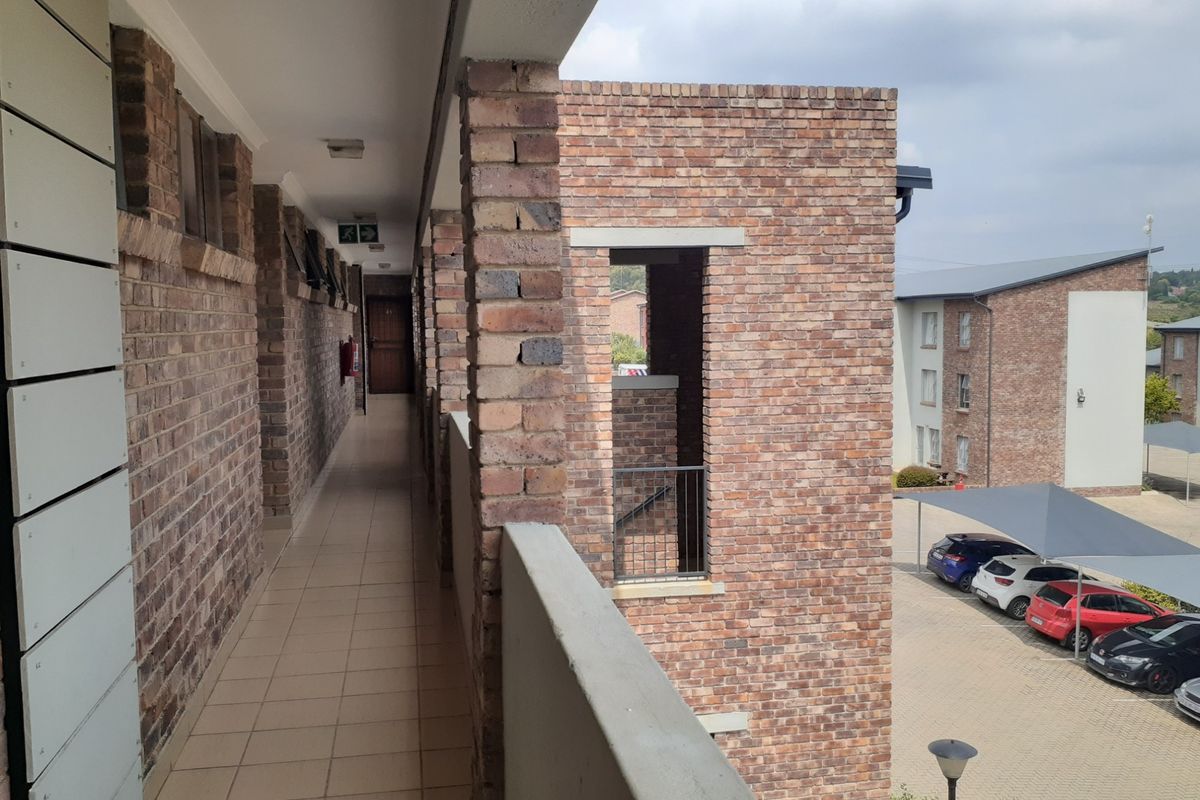 Apartment For Sale in Amberfield - Photo 2